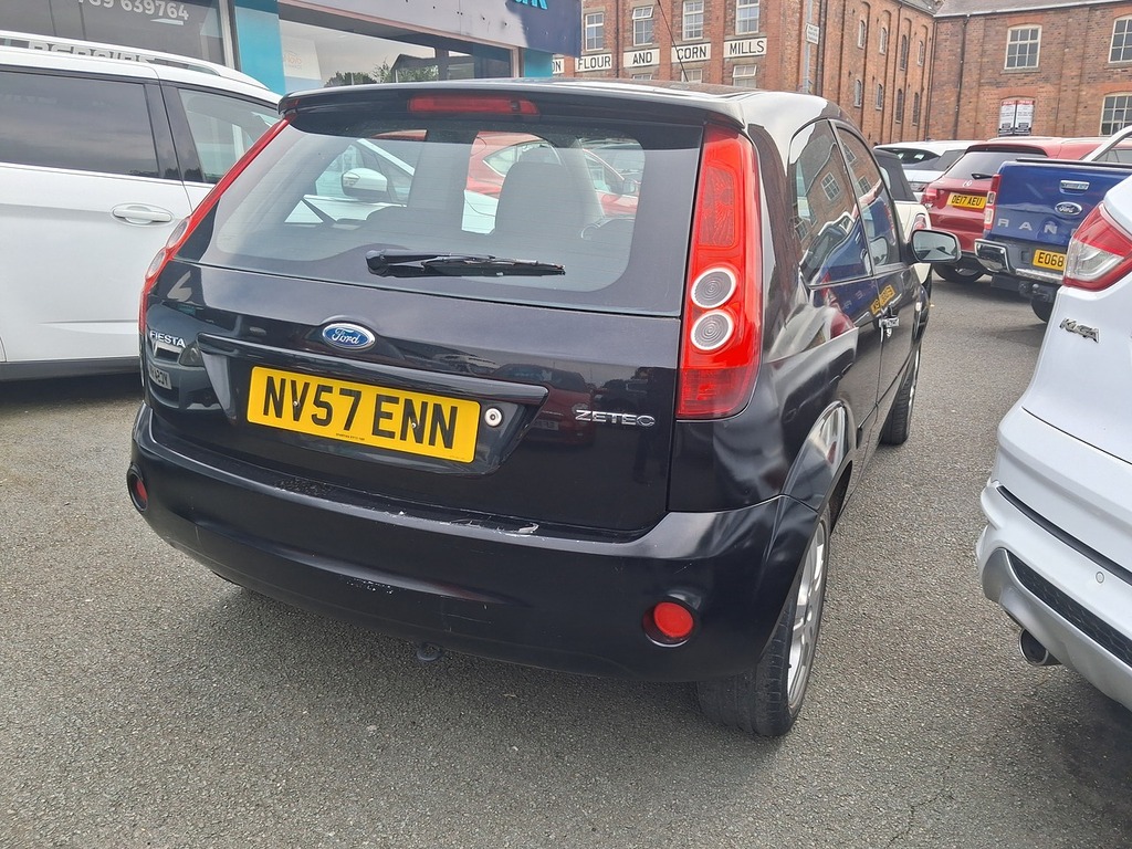 Ford Fiesta Zetec Climate Black #2