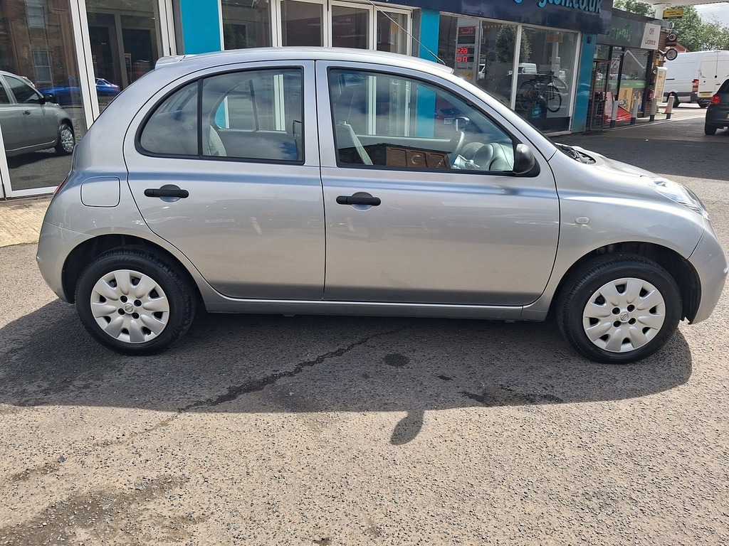 Nissan Micra 1.2 16V Initia Hatchback 139 G Silver #2