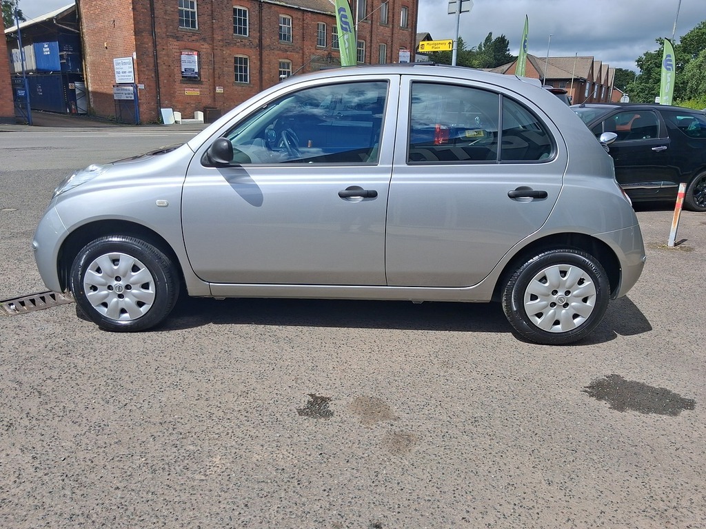 Nissan Micra 1.2 16V Initia Hatchback 139 G Silver #3