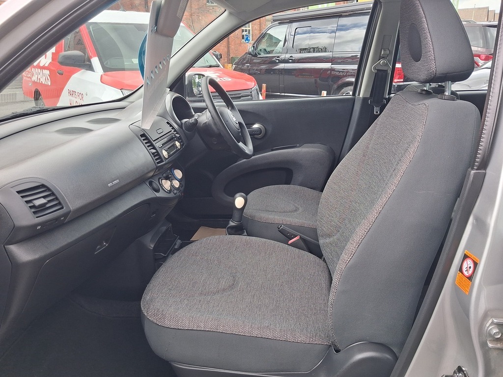 Nissan Micra 1.2 16V Initia Hatchback 139 G Silver #6