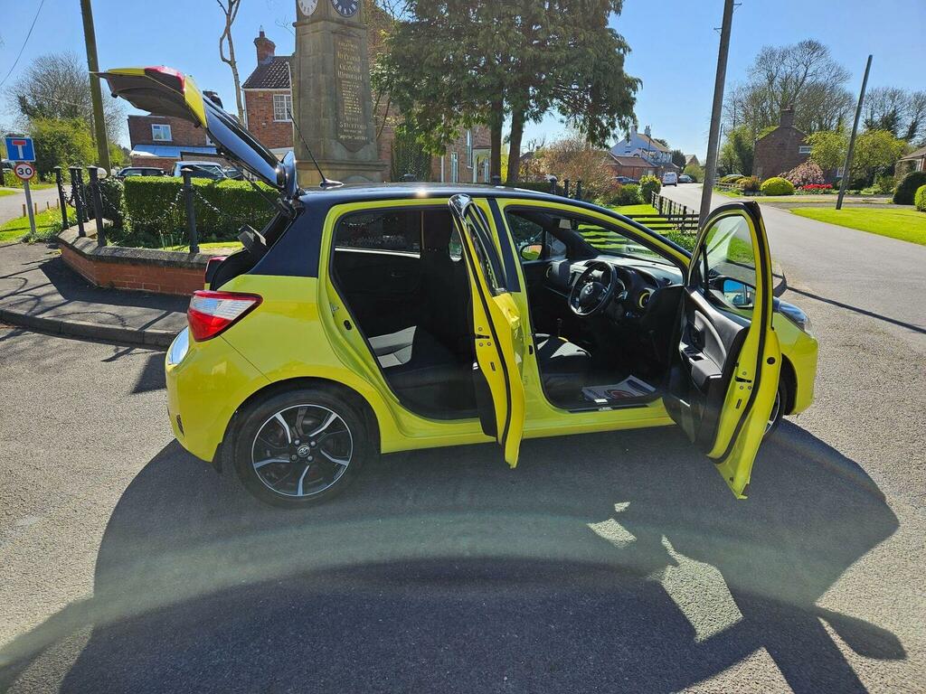 Toyota Yaris Hatchback 1.5 Vvt-h Yellow Bi-tone Limited Edition Yellow #3