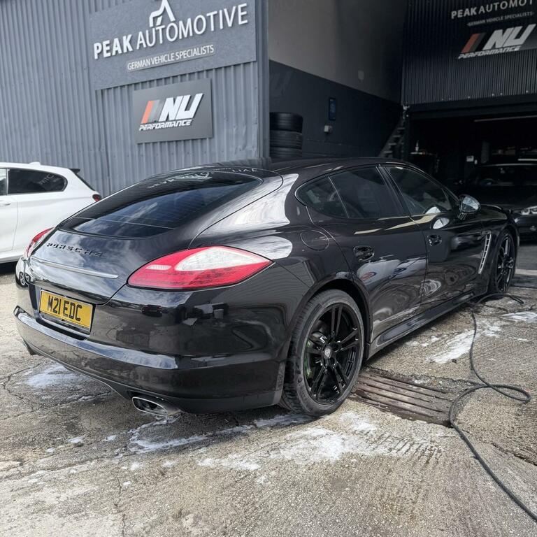 Porsche Panamera 3.0 D V6 Platinum Edition Black #2