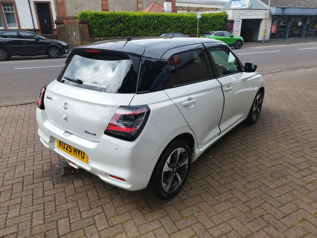 Suzuki Swift 1.2 Ultra White #4