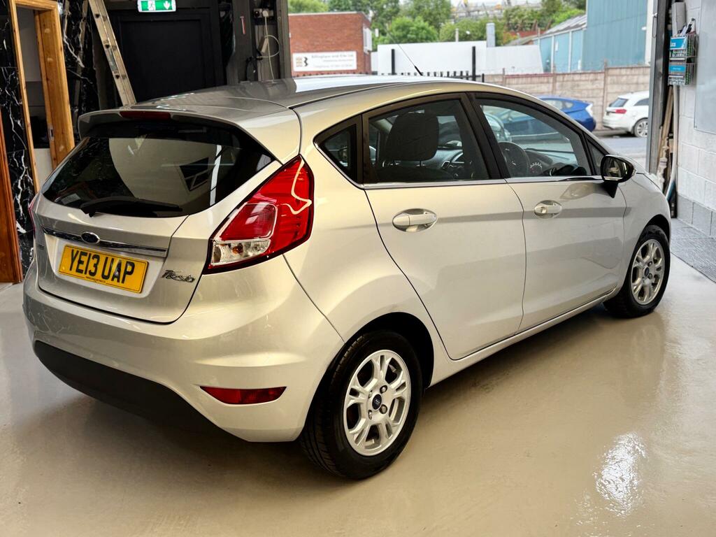 Ford Fiesta Hatchback YE13UAP #5