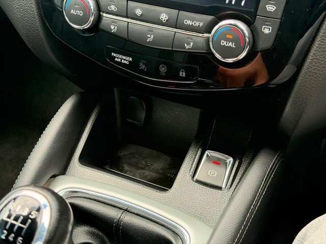 Nissan Qashqai N-connecta Dci Xtronic Black #32