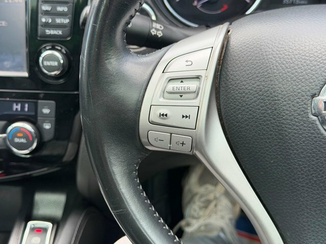 Nissan Qashqai N-connecta Dci Xtronic Black #34