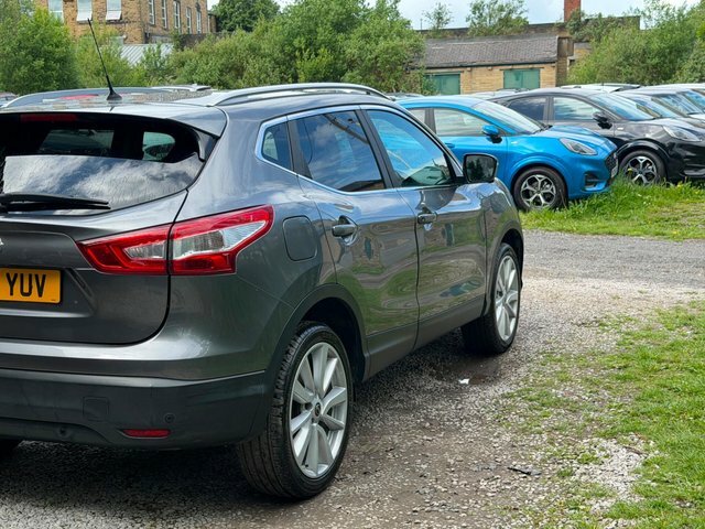 Nissan Qashqai N-connecta Dci Xtronic Black #39