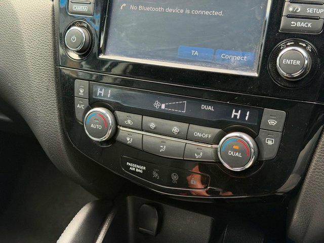 Nissan Qashqai N-connecta Dci Xtronic Black #30
