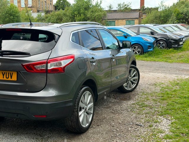 Nissan Qashqai N-connecta Dci Xtronic Black #37