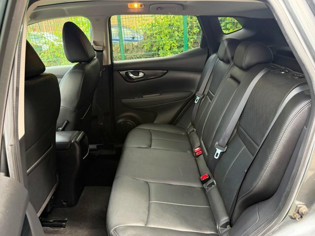 Nissan Qashqai N-connecta Dci Xtronic Black #23