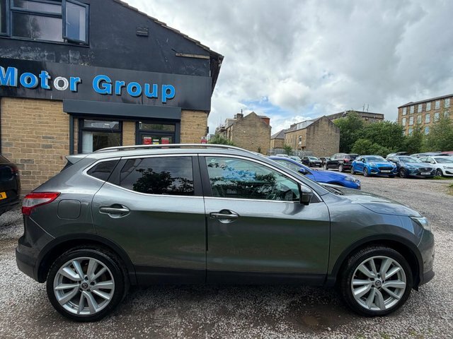 Nissan Qashqai N-connecta Dci Xtronic Black #4