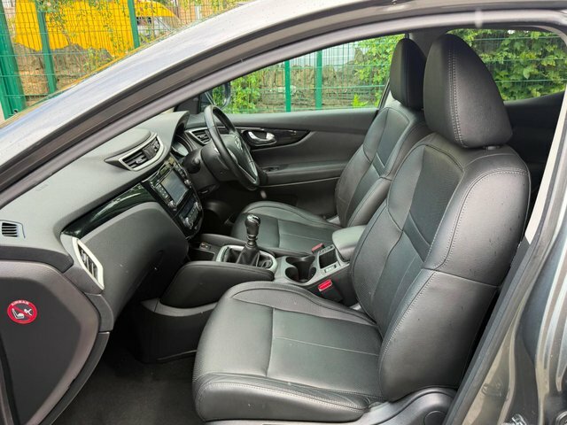 Nissan Qashqai N-connecta Dci Xtronic Black #18