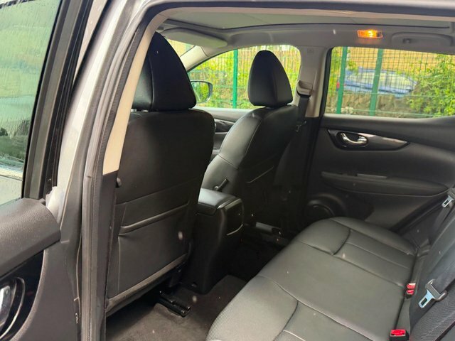 Nissan Qashqai N-connecta Dci Xtronic Black #26