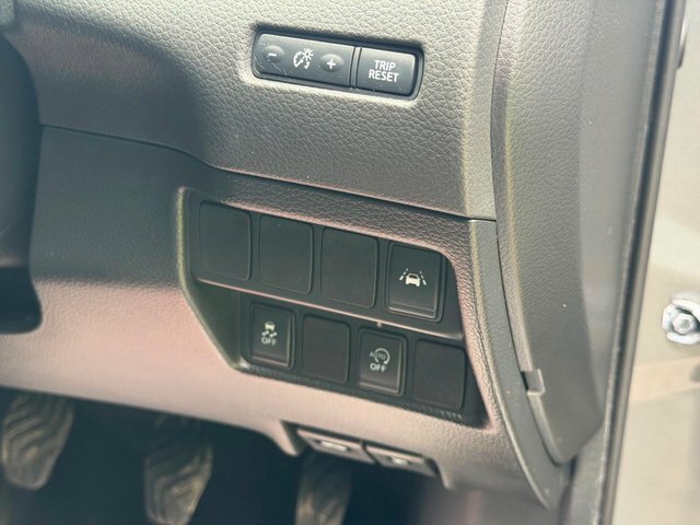 Nissan Qashqai N-connecta Dci Xtronic Black #27
