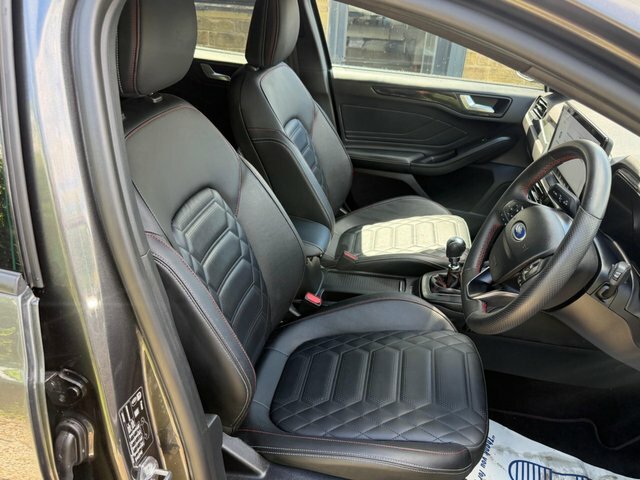 Ford Focus 1.5 Ecoblue St-line Vignale Euro 6 Ss Red #37