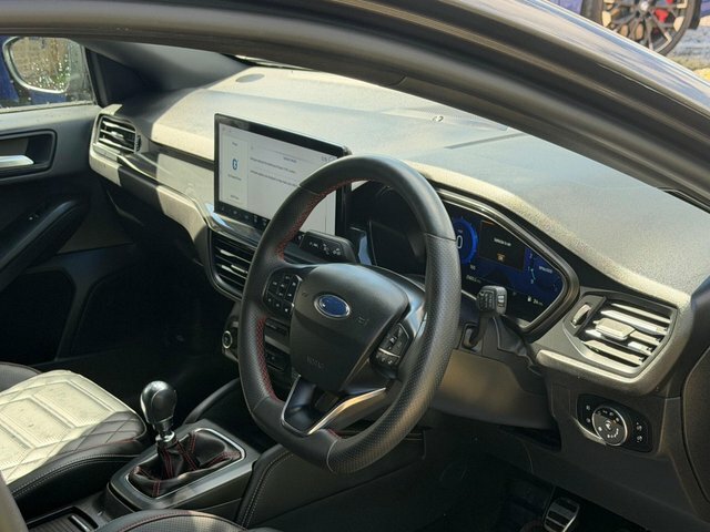 Ford Focus 1.5 Ecoblue St-line Vignale Euro 6 Ss Red #31