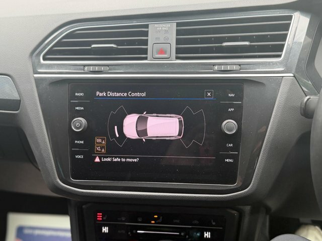 Volkswagen Tiguan Active Black #50