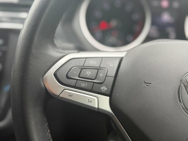 Volkswagen Tiguan Active Black #48