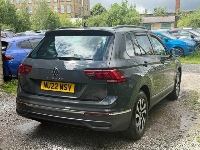 Volkswagen Tiguan Active Black #7