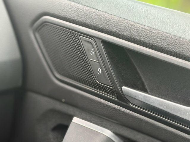 Volkswagen Tiguan Active Black #59