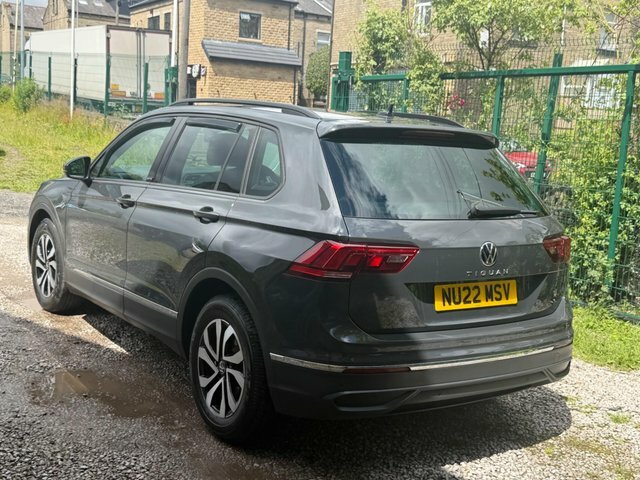 Volkswagen Tiguan Active Black #10