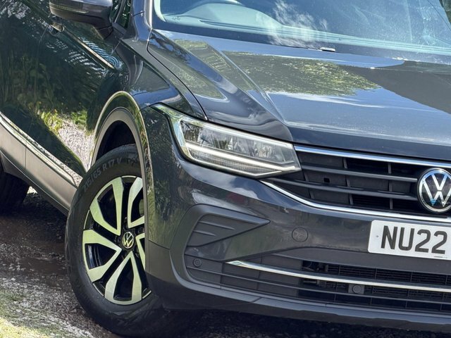 Volkswagen Tiguan Active Black #15