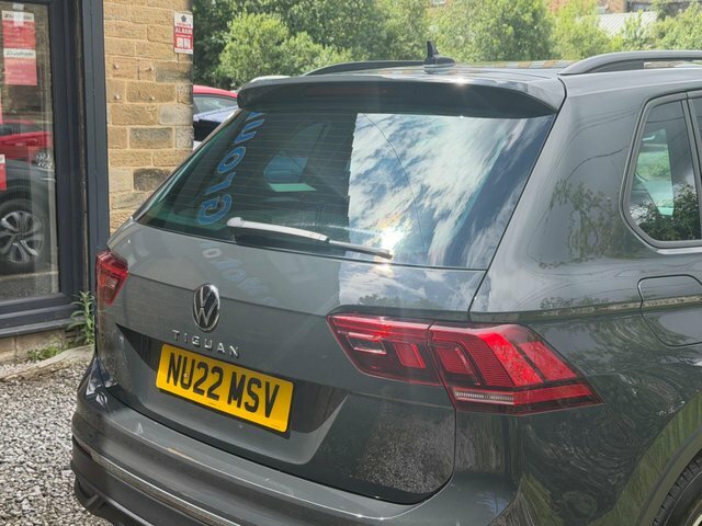 Volkswagen Tiguan Active Black #12