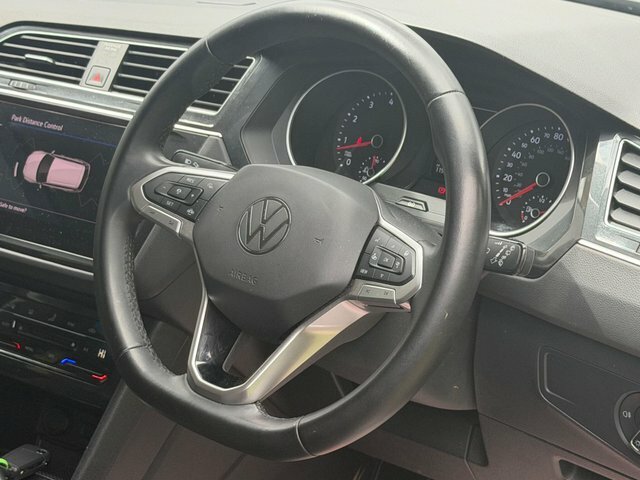 Volkswagen Tiguan Active Black #33