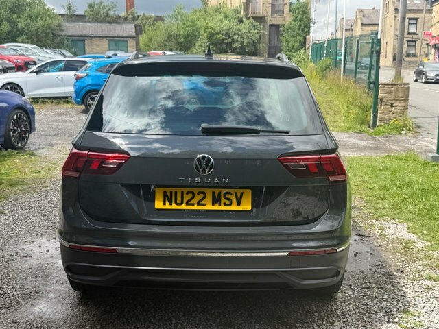 Volkswagen Tiguan Active Black #18