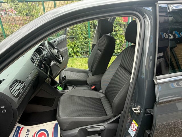 Volkswagen Tiguan Active Black #38