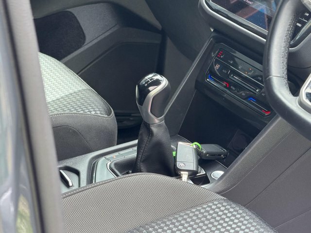 Volkswagen Tiguan Active Black #25