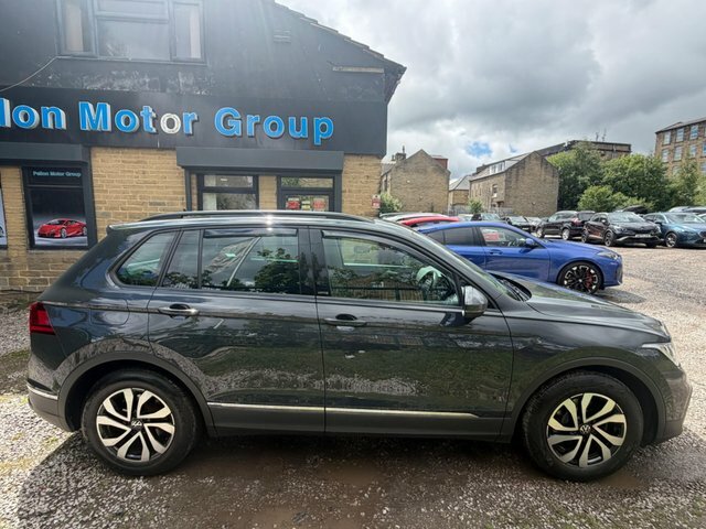 Volkswagen Tiguan Active Black #22