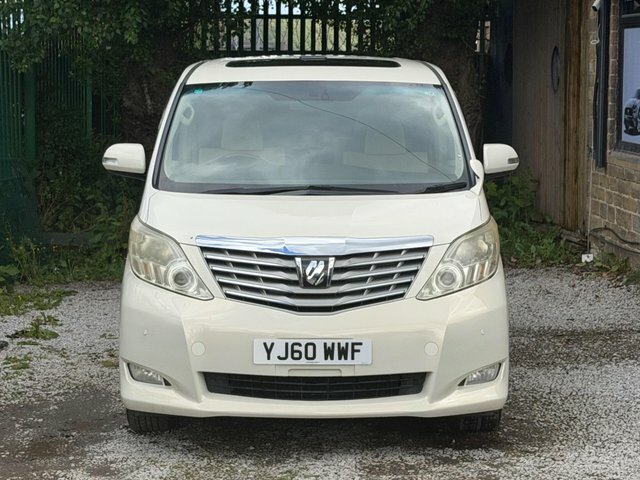 Toyota Alphard Mpv White #2