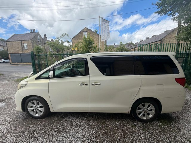 Toyota Alphard Mpv White #4