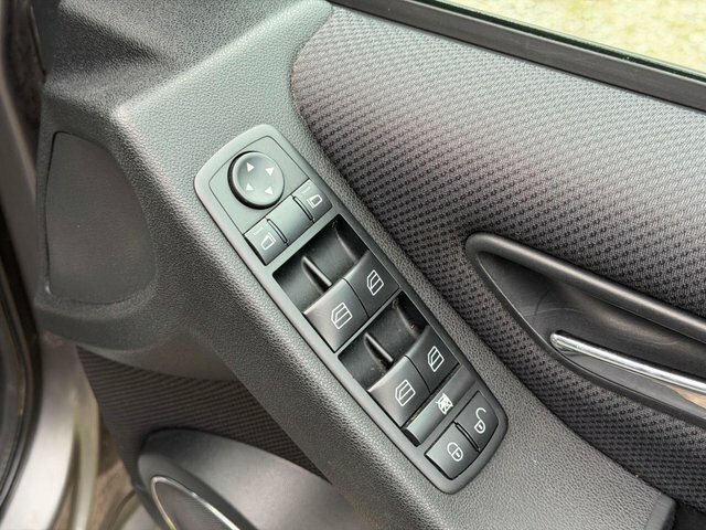Mercedes-Benz B Class B160 Se Cvt Blue #21