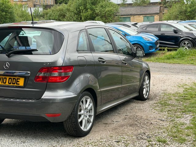 Mercedes-Benz B Class B160 Se Cvt Blue #13