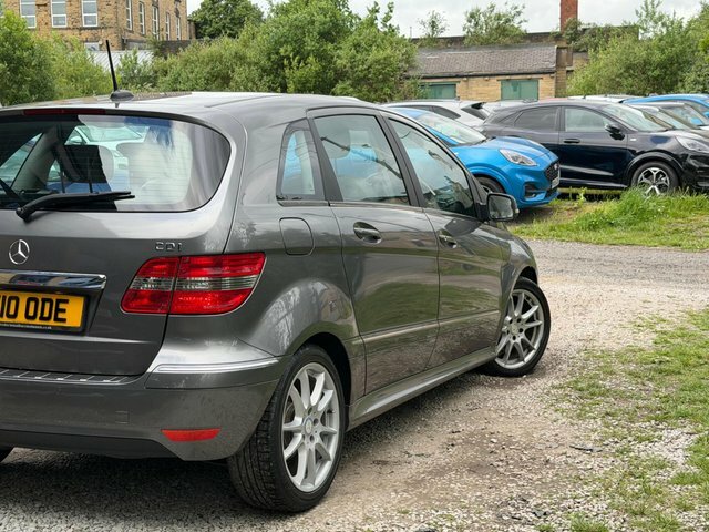 Mercedes-Benz B Class B160 Se Cvt Blue #10