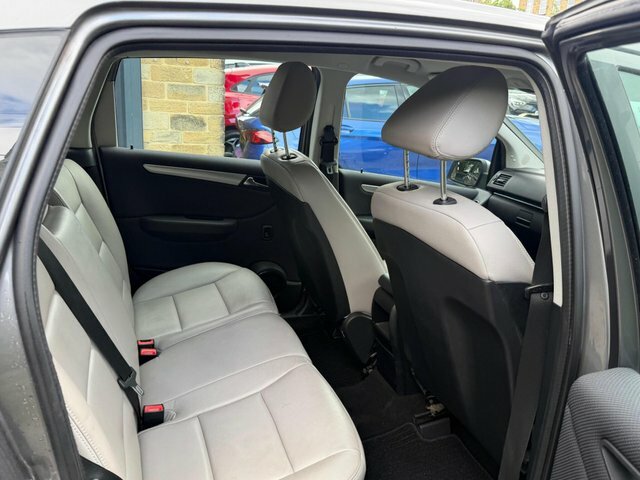 Mercedes-Benz B Class B160 Se Cvt Blue #22