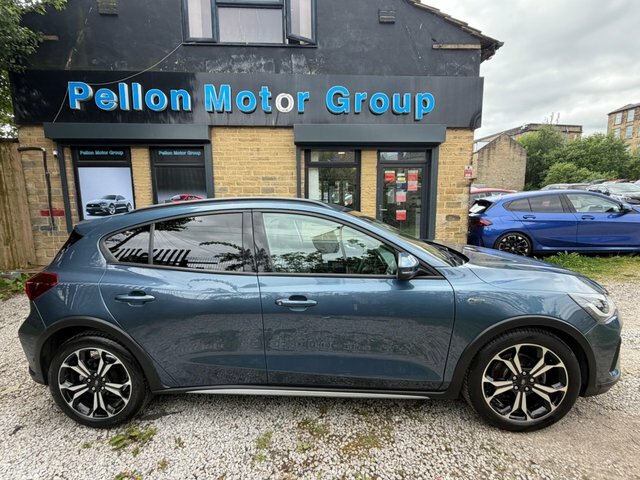 Ford Focus Hatchback XGZ1556 Blue #6