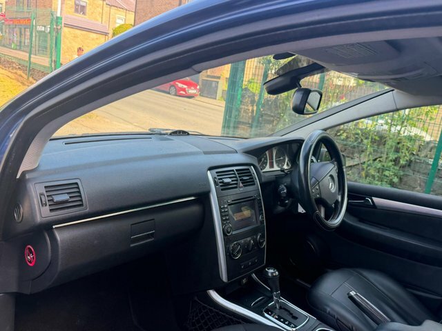 Mercedes-Benz B Class 1.7 B180 Sport 116 Bhp Red #24