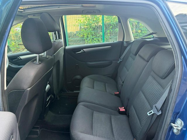 Mercedes-Benz B Class 1.7 B180 Sport 116 Bhp Red #12