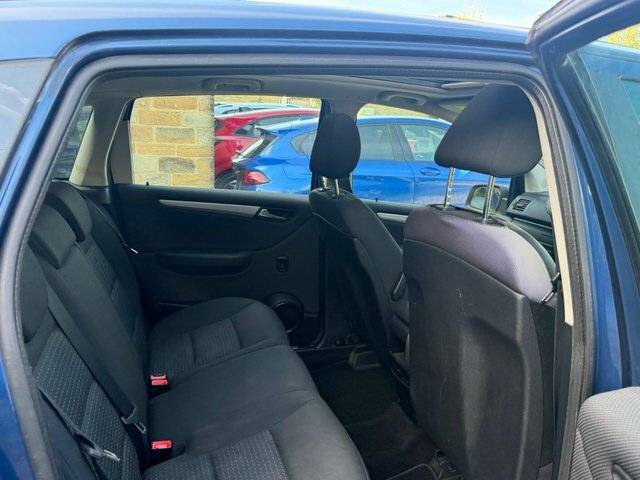 Mercedes-Benz B Class 1.7 B180 Sport 116 Bhp Red #25