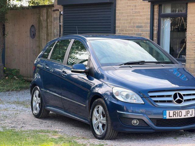 Mercedes-Benz B Class 1.7 B180 Sport 116 Bhp Red #42
