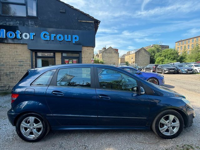 Mercedes-Benz B Class 1.7 B180 Sport 116 Bhp Red #8