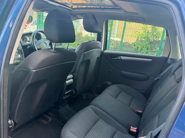 Mercedes-Benz B Class 1.7 B180 Sport 116 Bhp Red #20