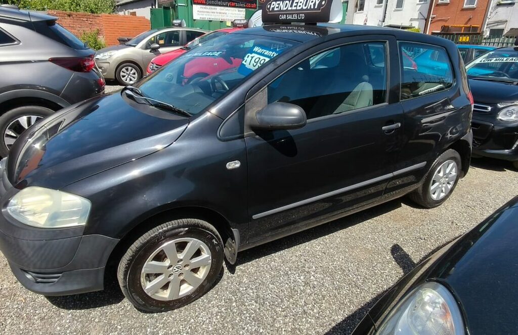 Volkswagen Fox Hatchback Black #3