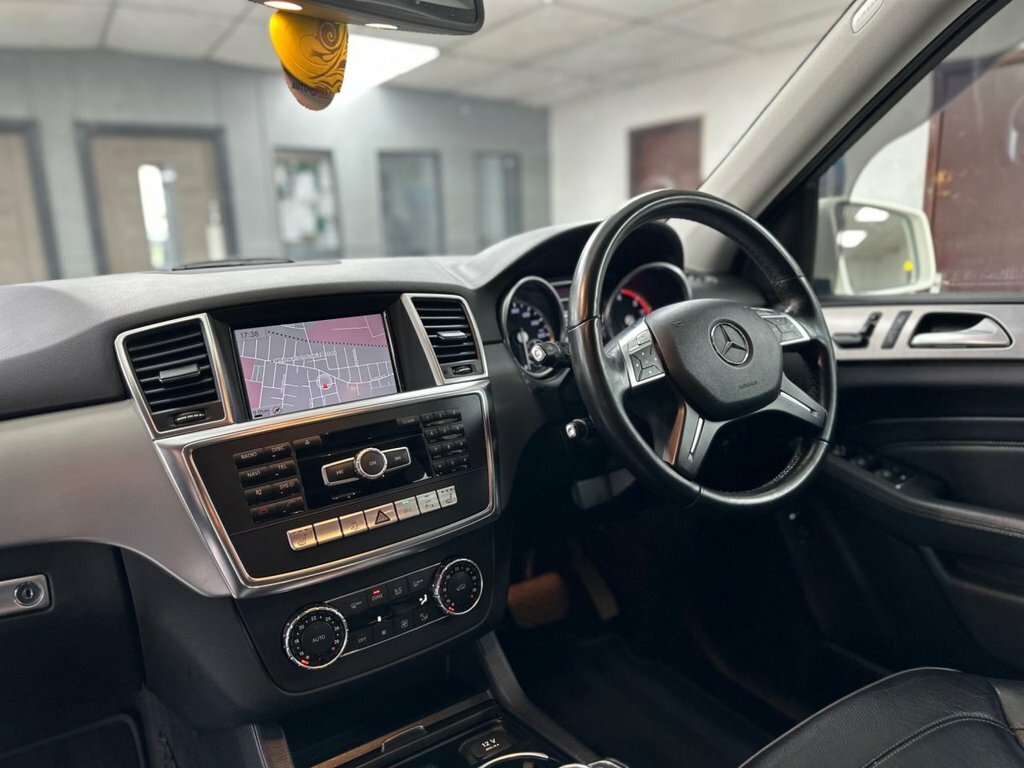 Mercedes-Benz M Class Ml250 Cdi Bluetec Sport Black #175