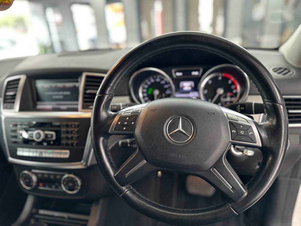 Mercedes-Benz M Class Ml250 Cdi Bluetec Sport Black #104