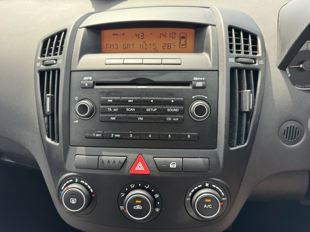 Kia Ceed 1.4 Gs Red #28