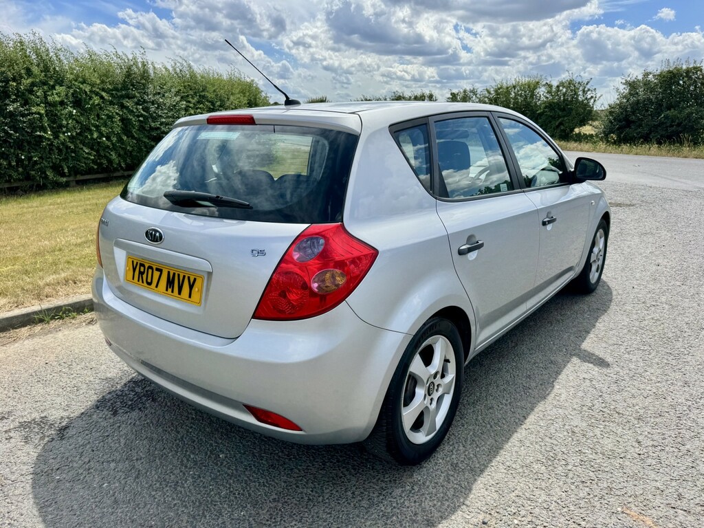 Kia Ceed 1.4 Gs Red #2
